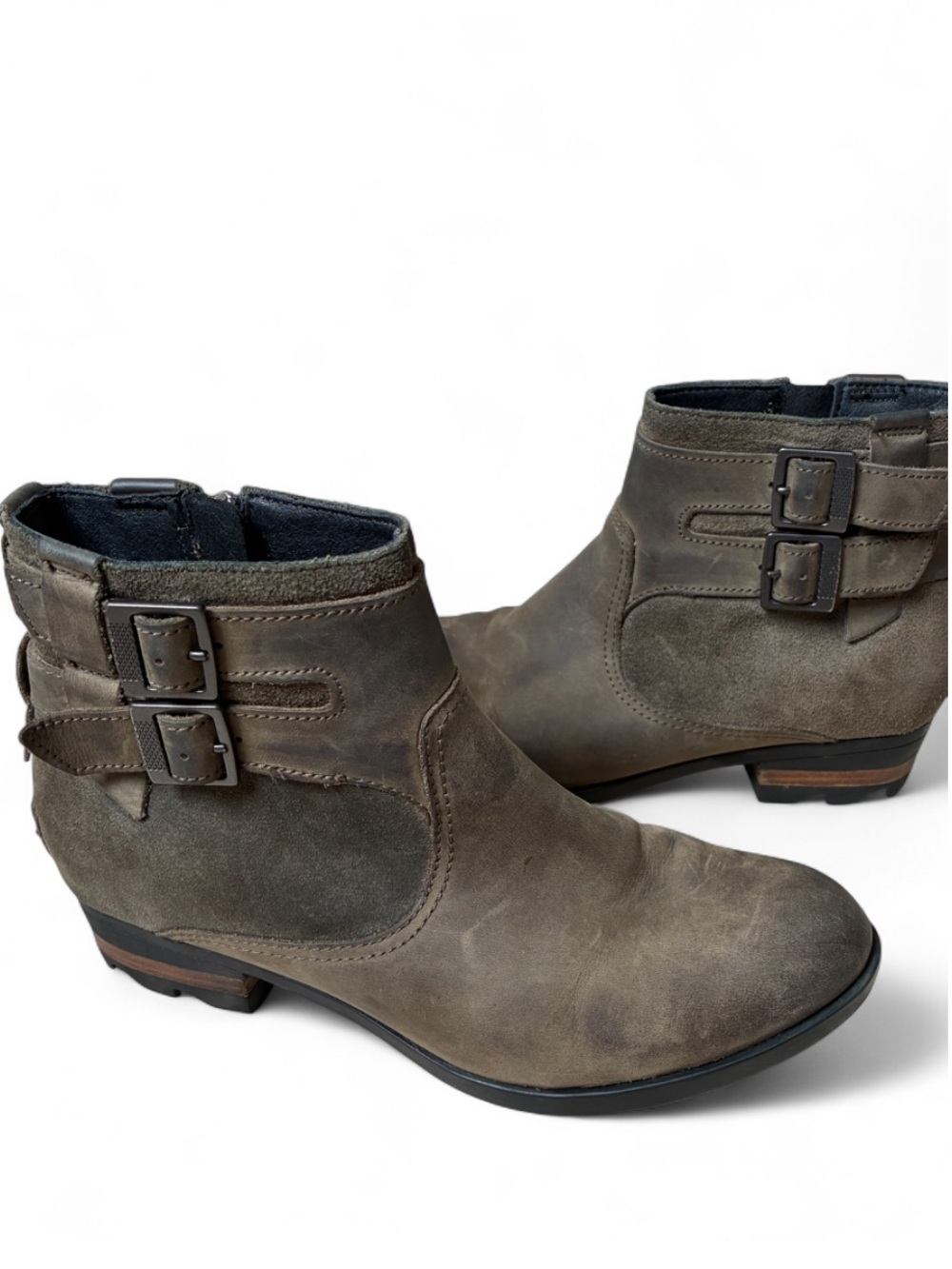 Sorel Lolla leather suede ankle booties Dual Buckle 8.5 waterproof utility boot